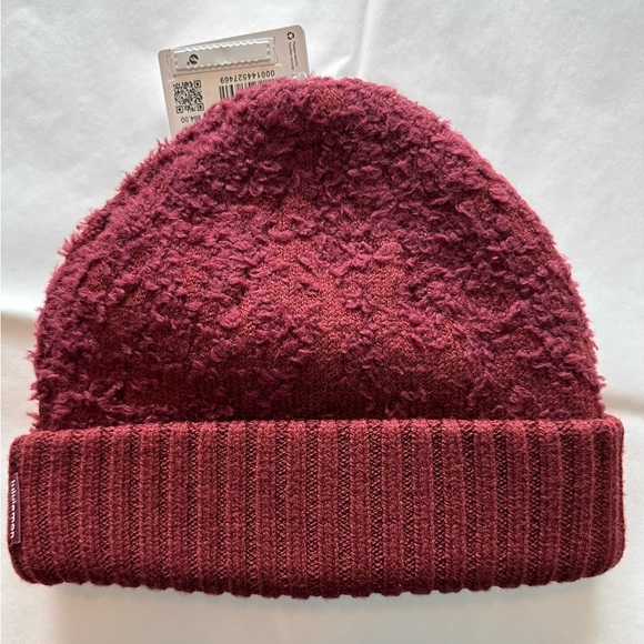 Lululemon NWT Ombré Knit Textured Beanie Maroon One Size - Picture 2 of 5